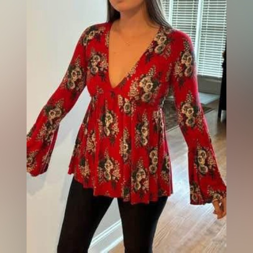 FREE PEOPLE Speak Easy top size small- like ne